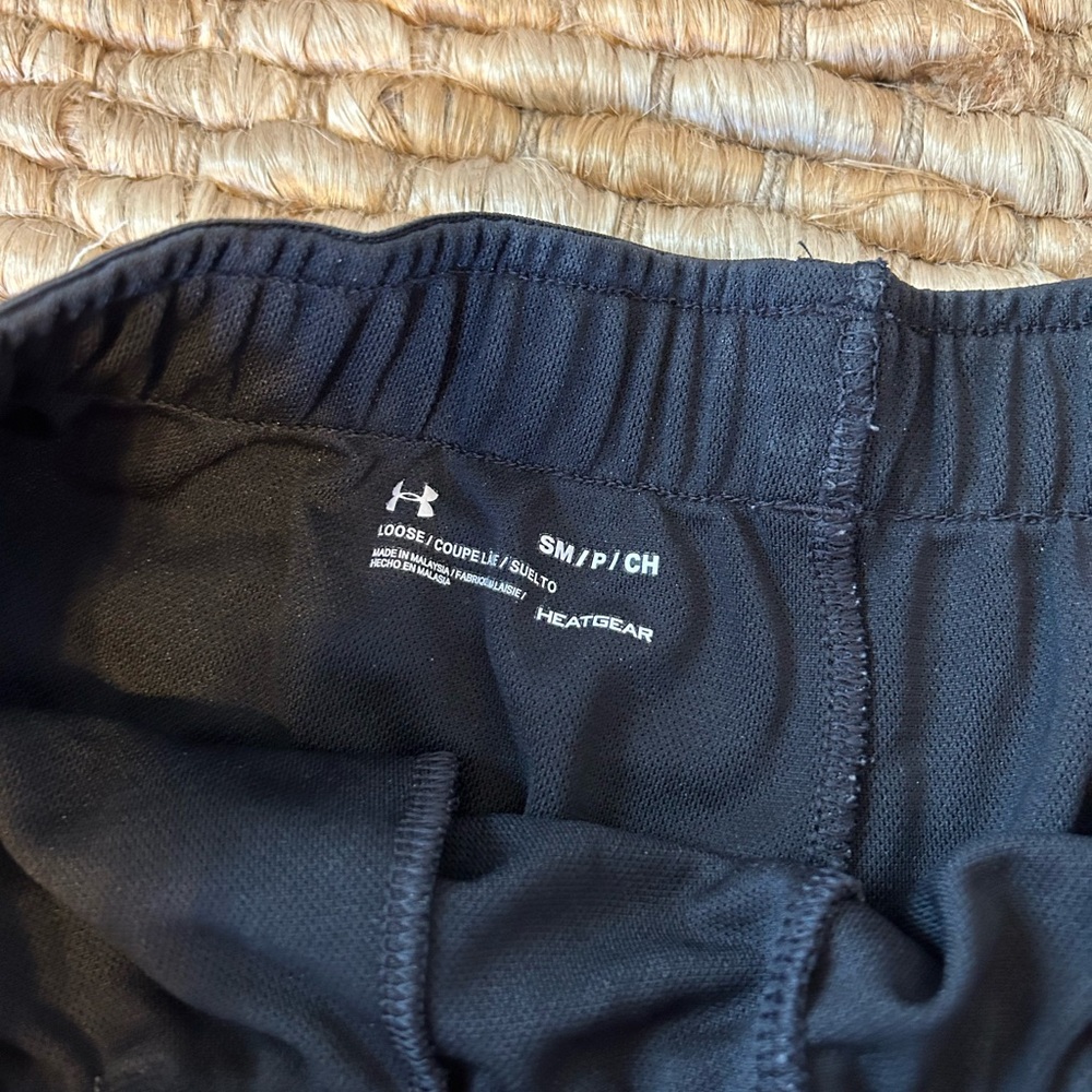 🏋️♂️UNDER ARMOUR Black Athletic Shorts Size Small - Picture 5 of 6
